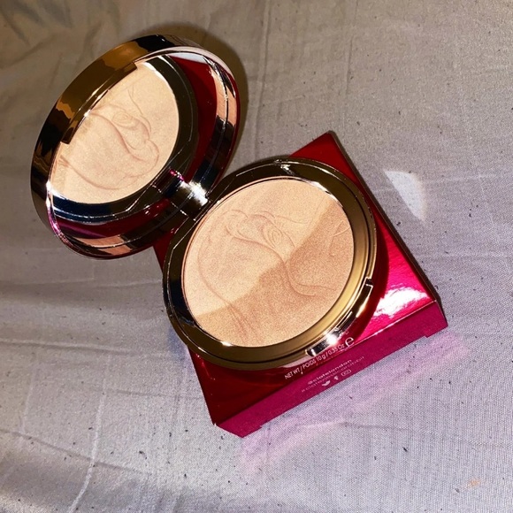 Ciate x Jessica Rabbit - Picture 2 of 4